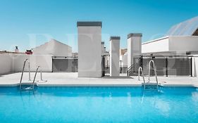 Designed Studio With Common Swimming Pool - Center By Rems